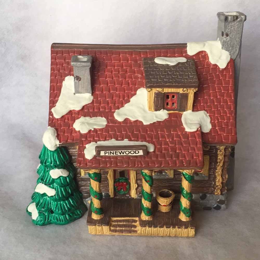 The Original Snow Village “PINEWOOD LOG CABIN “